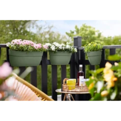 Elho Balkonbak Vibia Campana Easy Hanger Large - Pistache Groen -Woondecoratie Winkel balkonbak vibia campana easy hanger large pistache groen balkonbak pistache groen 5 1